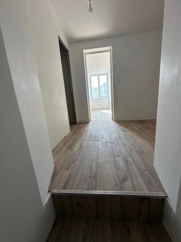 Vente                                                      Maison de village
                        
                     4 pièces                      115 m2                     à Joussé