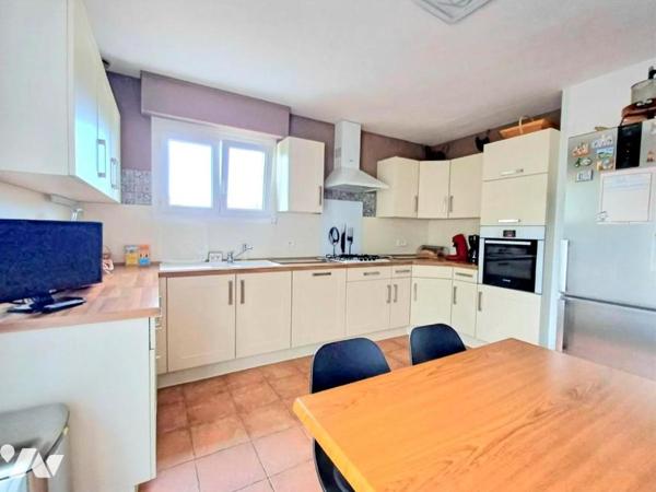 Maison au centre de GUIDEL