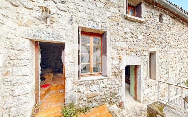 Maison à vendre    7 pièces •  Ruoms