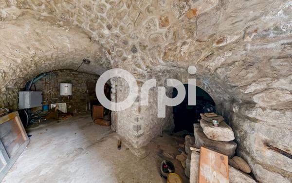 Maison à vendre    7 pièces •  Ruoms