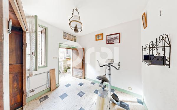 Maison à vendre    7 pièces •  Ruoms