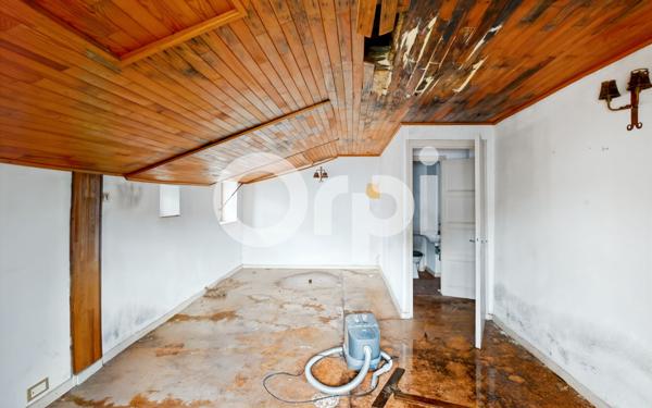 Maison à vendre    7 pièces •  Ruoms