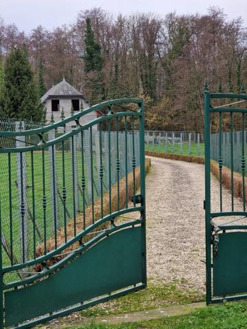 Vente                                                      Terrain
                        
                                         9231 m2                     à Houry