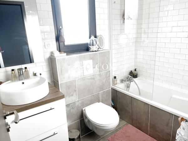 Maison 6 pièce(s) 4 chambre(s) 140 m²