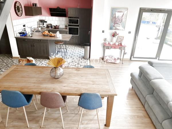 Maison 6 pièce(s) 4 chambre(s) 140 m²