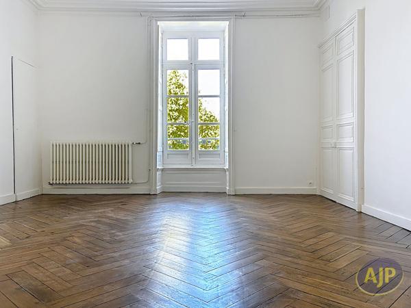 Appartement à louer Chateaubriant : 4 pièces, 113m² avec 3 chambre(s) à 800€ - AJP Immobilier Châteaubriant