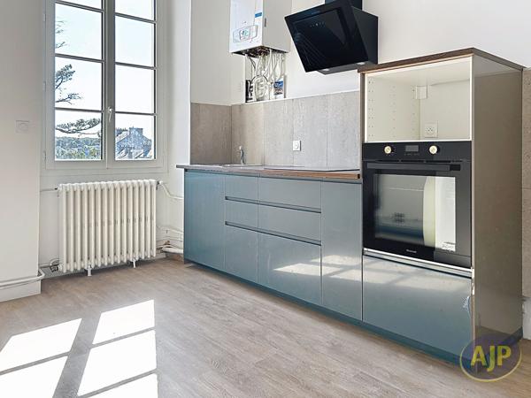 Appartement à louer Chateaubriant : 4 pièces, 113m² avec 3 chambre(s) à 800€ - AJP Immobilier Châteaubriant