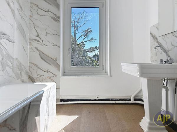 Appartement à louer Chateaubriant : 4 pièces, 113m² avec 3 chambre(s) à 800€ - AJP Immobilier Châteaubriant