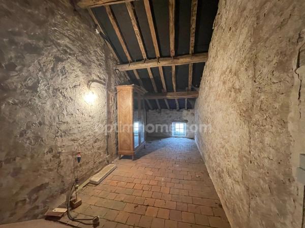 Maison, étang, dépendances, jardin  sur 8853 m2 de parcelle