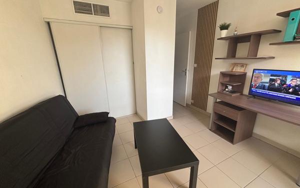 Appartement à vendre    1 pièce •  Toulon