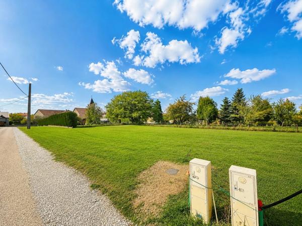 Terrain 1916 m² viabilisé – divisible – à 3 km de Lorraine TGV