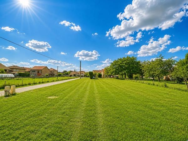 Terrain 1916 m² viabilisé – divisible – à 3 km de Lorraine TGV