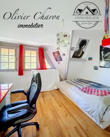 Chaumière 8P de 305m2 utiles sur 1579m2 de terrain avec garage