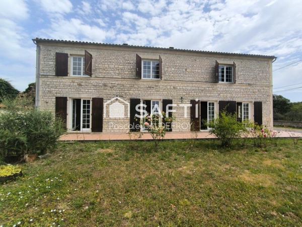 Maison familiale avec beaux volumes et hangar de plus de 160 m² – Chérac, entre Cognac et Chaniers