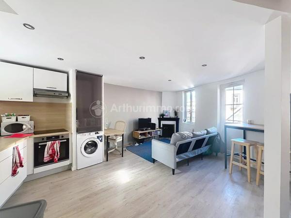 Location                                                      Appartement
                        
                     2 pièces                      40 m2                     à Clermont-Ferrand