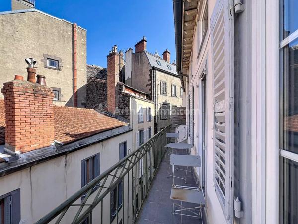 Location                                                      Appartement
                        
                     2 pièces                      40 m2                     à Clermont-Ferrand