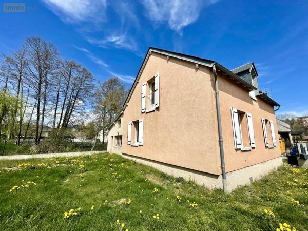 Maison à vendre à Saint-Chély-d'Apcher en Lozère (48200), ref : 48032-223