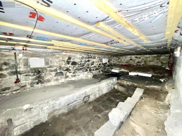 Maison à vendre à Saint-Chély-d'Apcher en Lozère (48200), ref : 48032-223