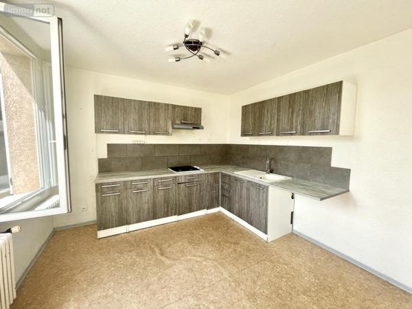 Maison à vendre à Saint-Chély-d'Apcher en Lozère (48200), ref : 48032-223