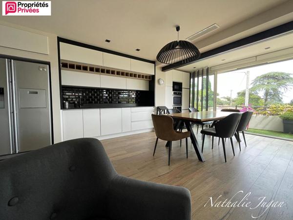 A vendre Coup de coeur - La Ciotat (83) - 3P de 93.5 m2 - VUE mer - Terrasse - Cellier - Cave - Jacuzzi - Stationnements