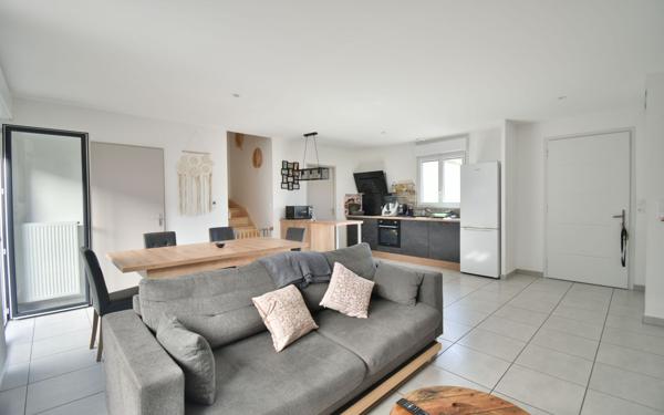 Maison à vendre    4 pièces •  Meximieux