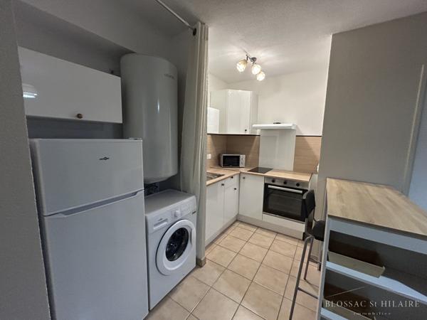 POITIERS, BOULEVARD SAINT JUST, T2 MEUBLE AVEC PARKING ET BALCON