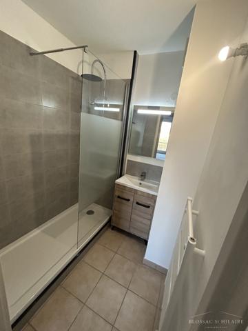 POITIERS, BOULEVARD SAINT JUST, T2 MEUBLE AVEC PARKING ET BALCON