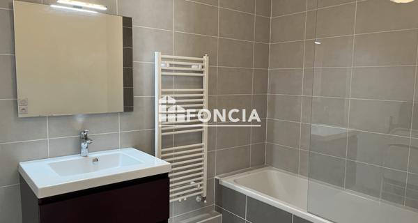 Location Appartement 3 pièces 65 m² - Grenoble 38000