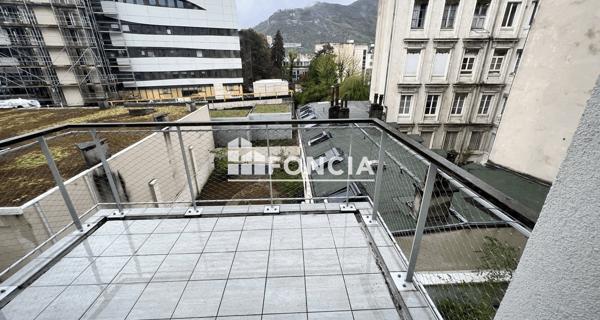 Location Appartement 3 pièces 65 m² - Grenoble 38000