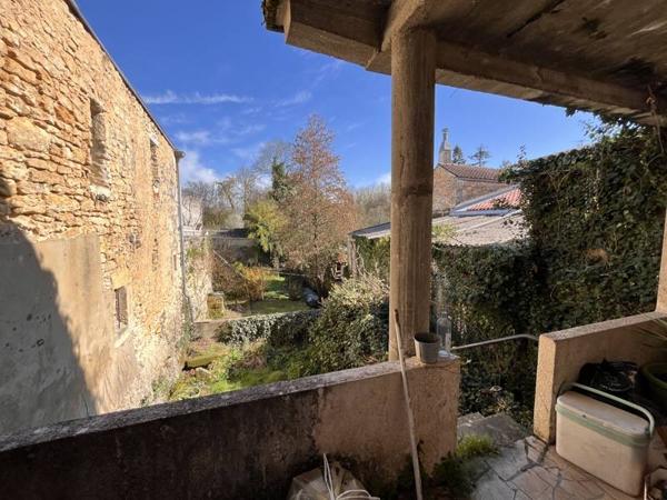 Immeuble à vendre |  Pons |  124 m²