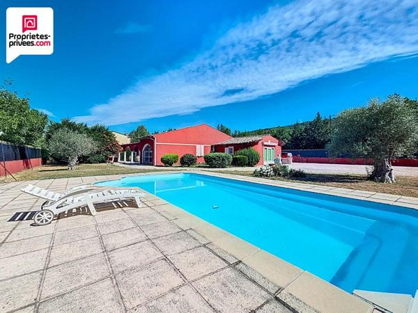 VILLA DE PLAIN PIED D'environ162 m2 avec PISCINE ET TERRAIN PLAT ET CLOS
