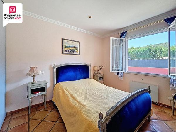 VILLA DE PLAIN PIED D'environ162 m2 avec PISCINE ET TERRAIN PLAT ET CLOS