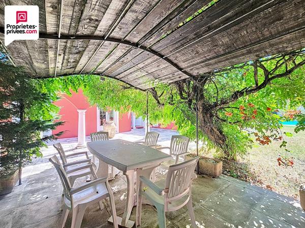 VILLA DE PLAIN PIED D'environ162 m2 avec PISCINE ET TERRAIN PLAT ET CLOS