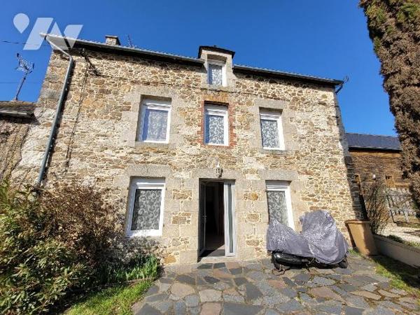 Située sur la commune de Pleurtuit, proche des commerces et des transports, cette maison de 5 p...