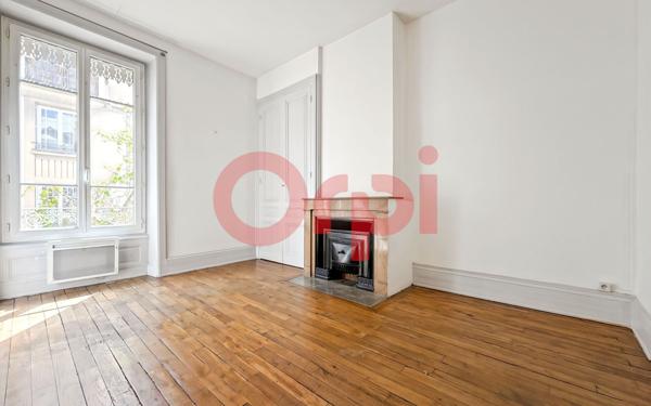 Appartement à vendre    2 pièces • 60 m2 Lyon 8