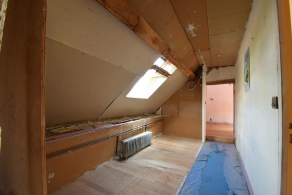 À vendre – Longère en pierre avec dépendances et grand terrain – Pierres (28130)