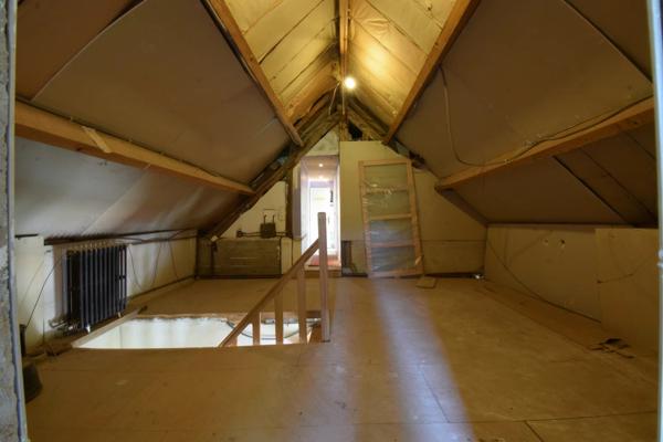 À vendre – Longère en pierre avec dépendances et grand terrain – Pierres (28130)