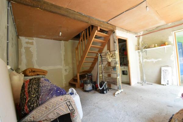 À vendre – Longère en pierre avec dépendances et grand terrain – Pierres (28130)