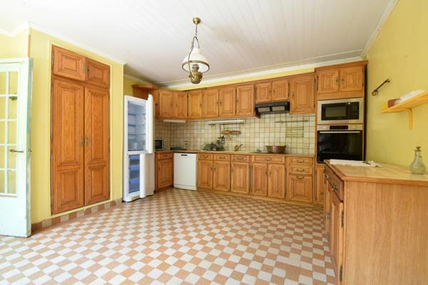 À vendre – Longère en pierre avec dépendances et grand terrain – Pierres (28130)