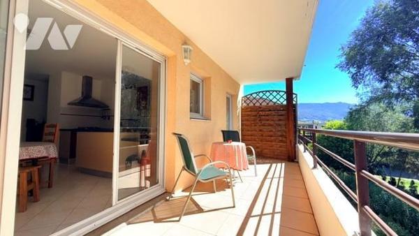 Appartement T3, cave et garage.