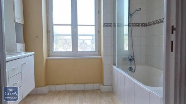Maison à louer 7 pièces 219.83m² La Chaussée-Saint-Victor (41260)