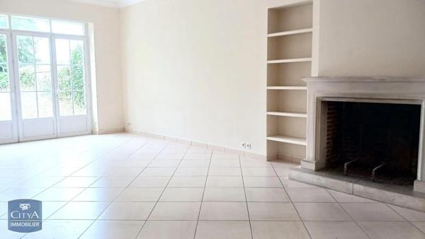 Maison à louer 7 pièces 219.83m² La Chaussée-Saint-Victor (41260)