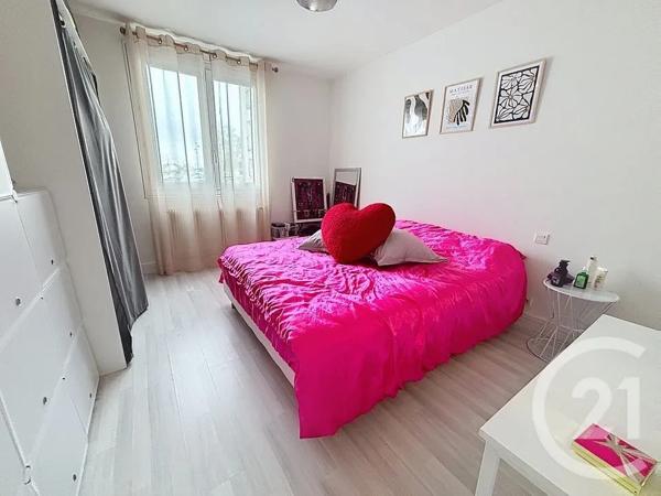Appartement F3 à vendre  4 pièces - 57,12 m 2   ST BERTHEVIN  - 53