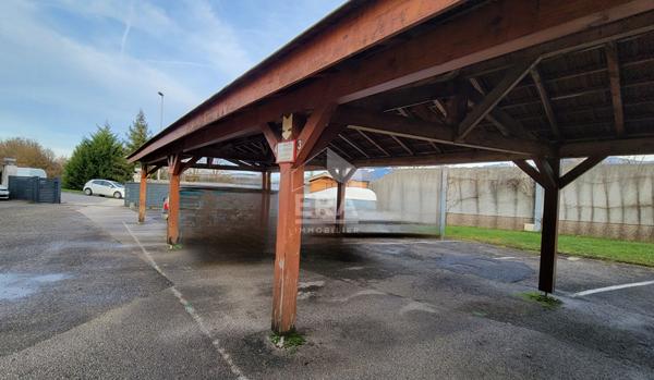 Appartement dernier étage 4 chambres + garage + places de parking