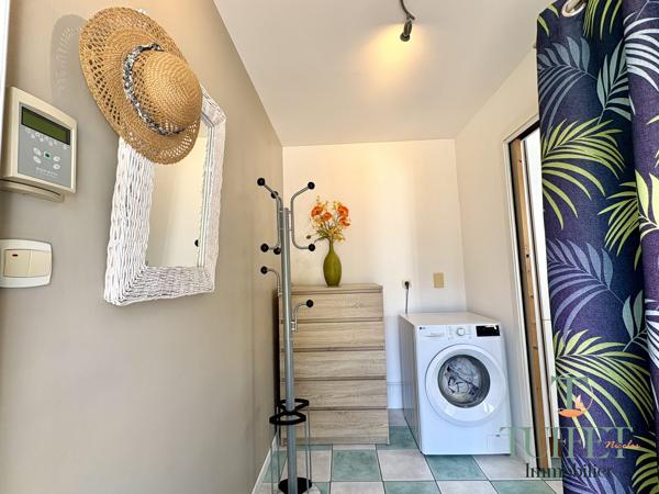 VASTE MAISON AVEC GARAGE + PISCINE + GRAND JARDIN