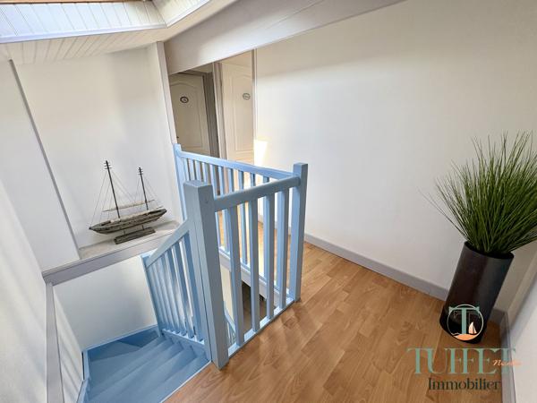 VASTE MAISON AVEC GARAGE + PISCINE + GRAND JARDIN