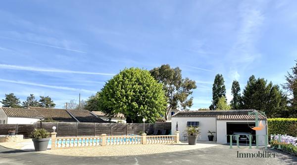 VASTE MAISON AVEC GARAGE + PISCINE + GRAND JARDIN