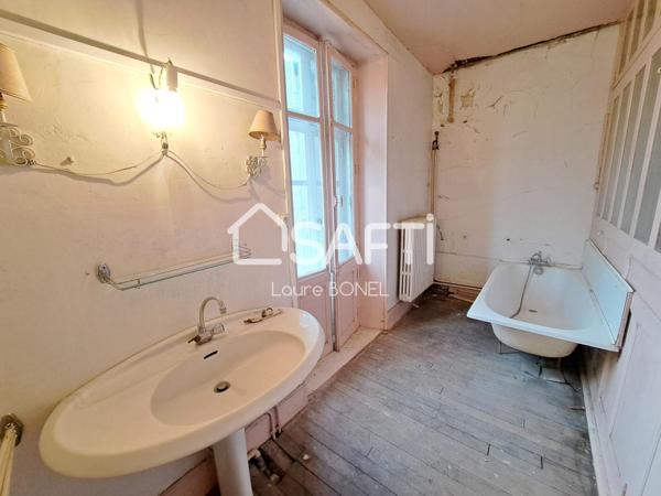 Grande et charmante maison de village à rénover