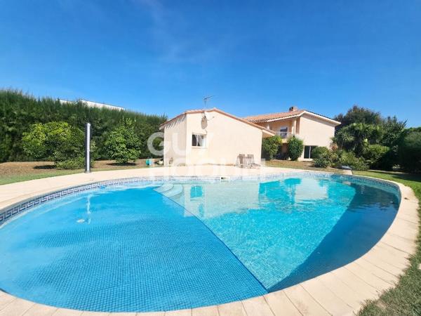 Grande propriété familiale avec piscine à Villelongue-de-la-Salanque