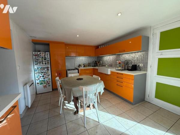 Vieux Saint-Pierre-des-Corps, à deux pas de la gare SNCF, maison 3 ch de 110m² avec garage et jardin